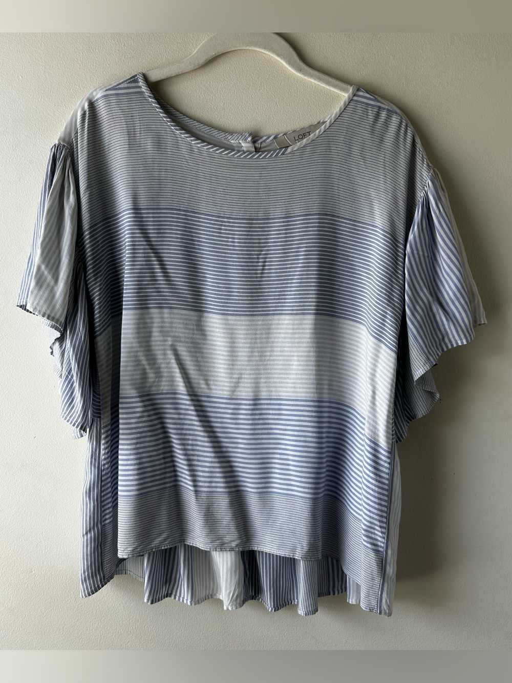 5 FOR $25 | LOFT Blouse Top Button Back Peplum Ruffle Sleeves Stripe Blue White